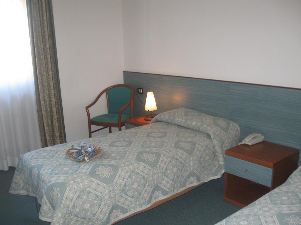Albergo Del Turista Vernasca ห้อง รูปภาพ